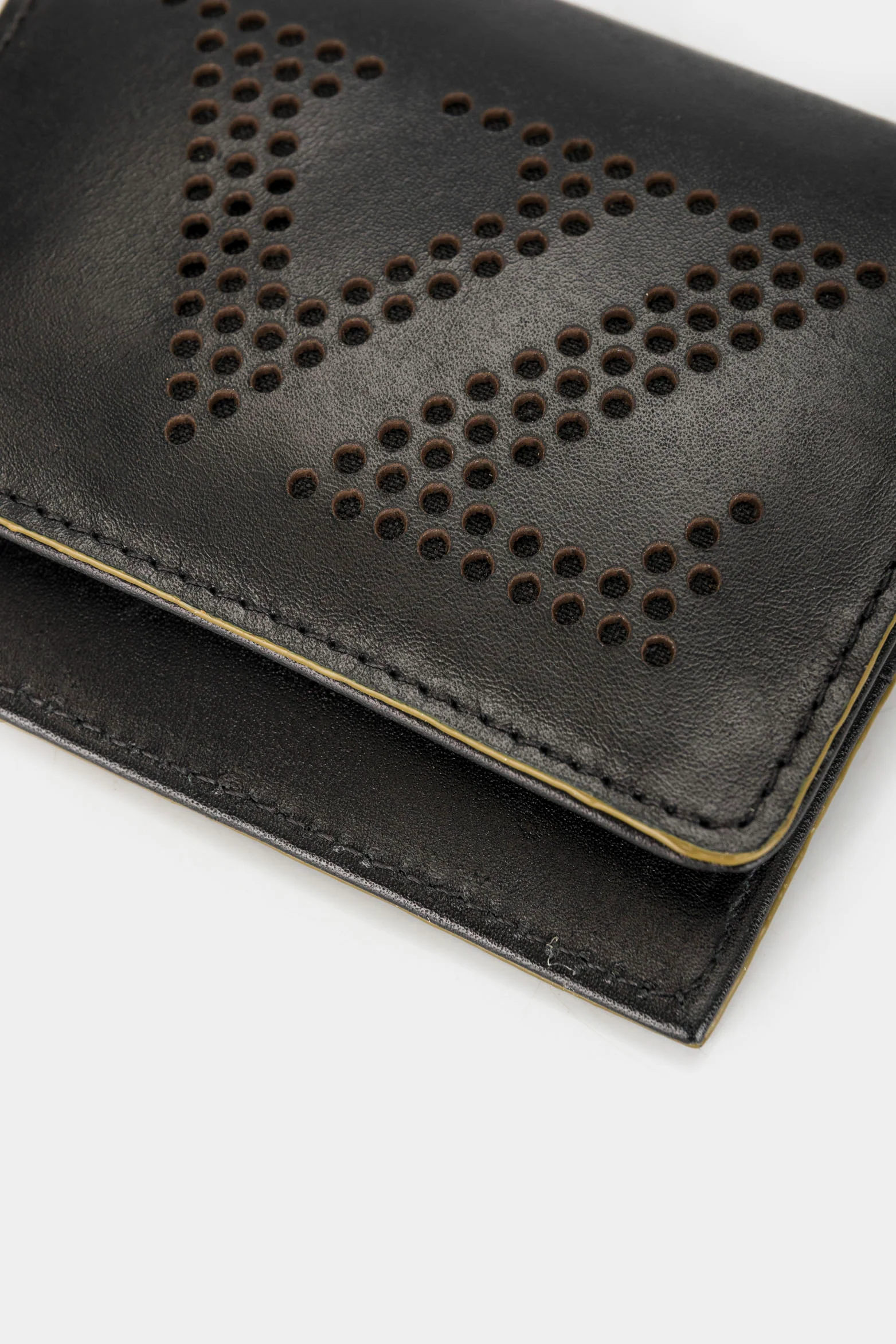Women’s Splash Leather Card Holder with Perforated VZ Detail - Image 4