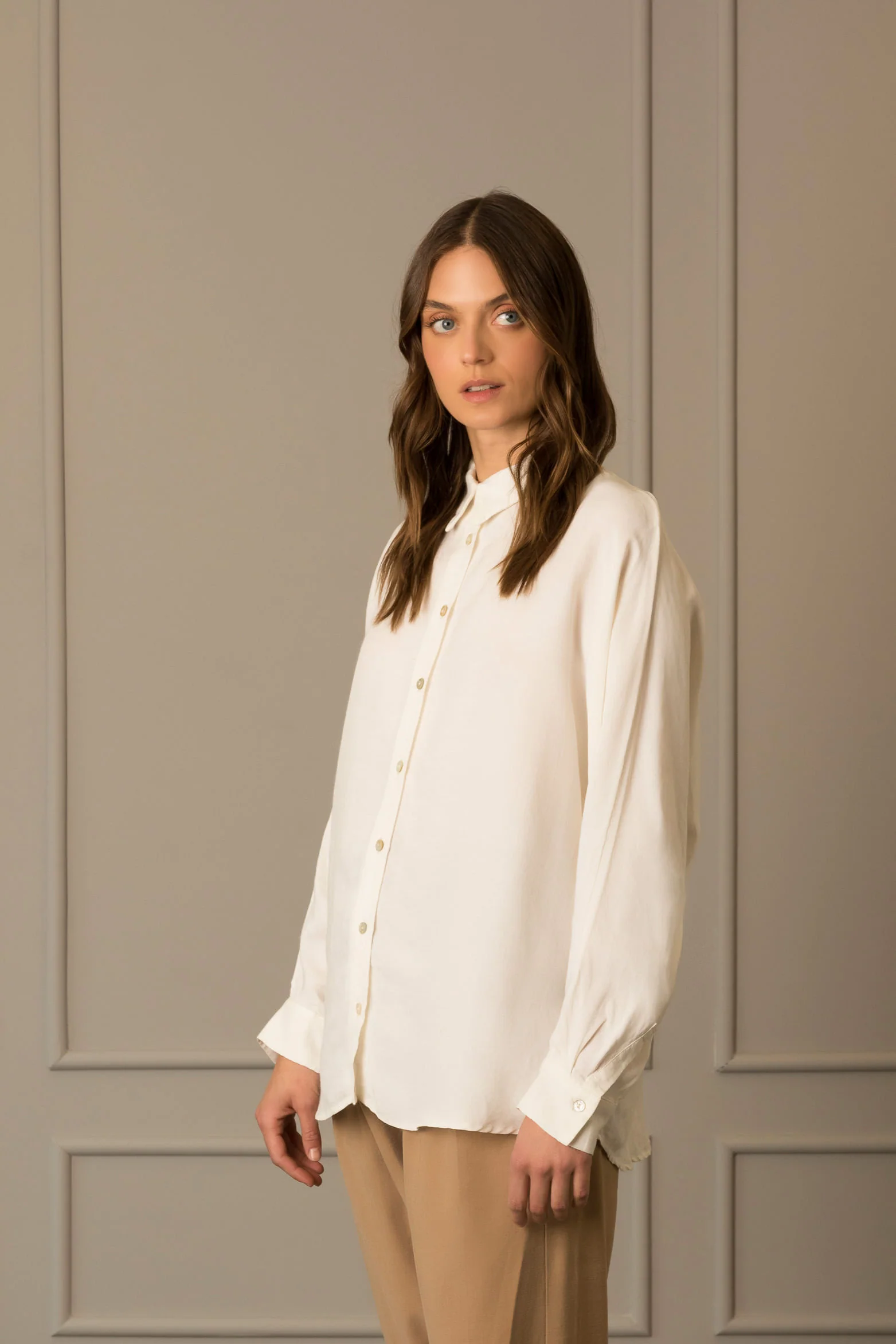 Women’s Thyme Long Sleeve Oversized Shirt in White - Image 2