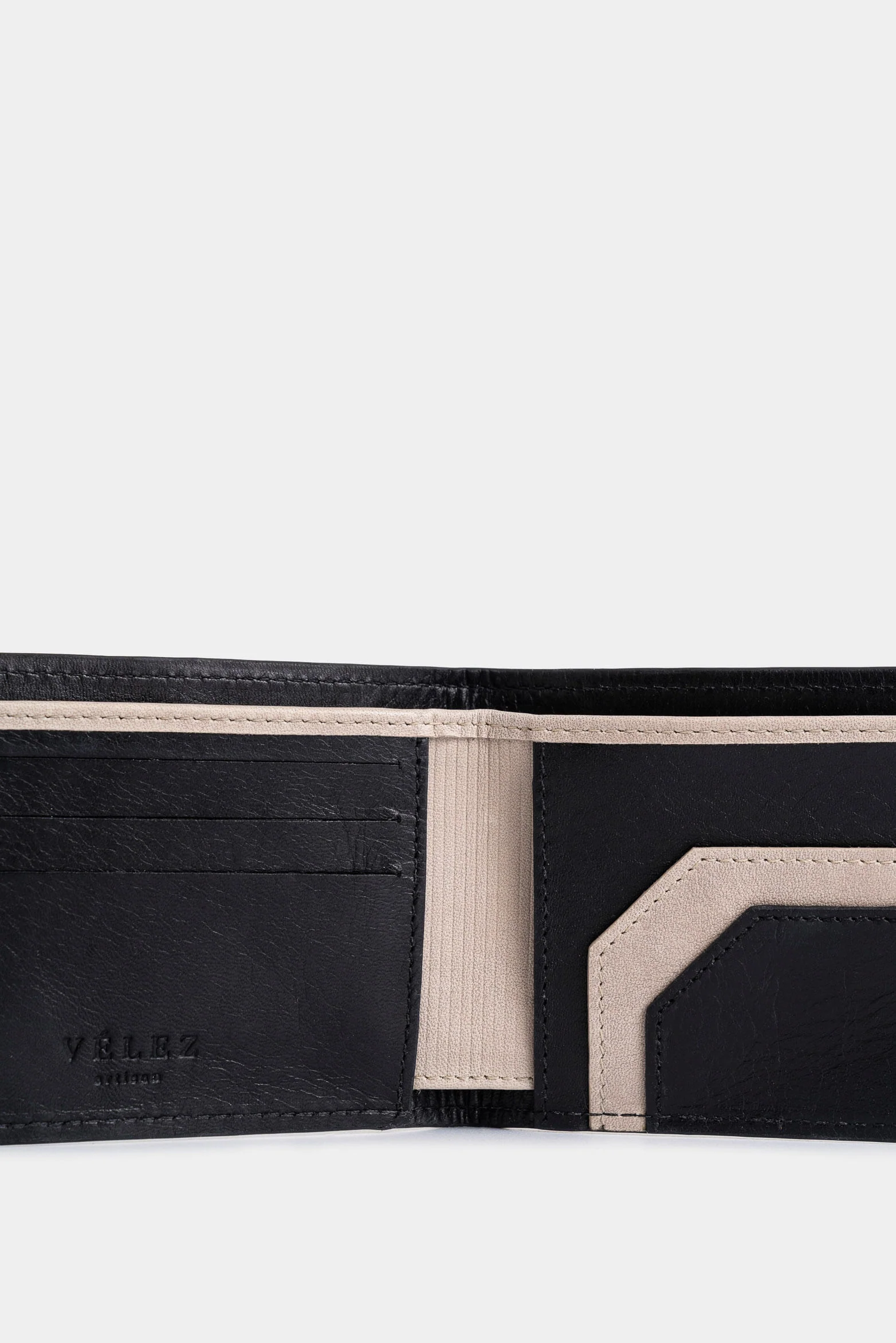 Yucatán Leather Wallet for Men Contrast Detail - Image 5